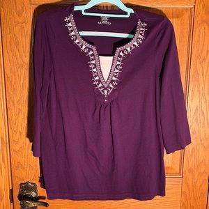 Embroidering around layer look Tee